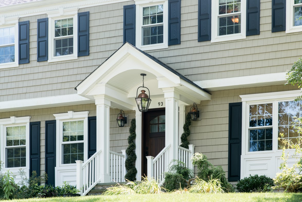 Luxurious Chatham Colonial