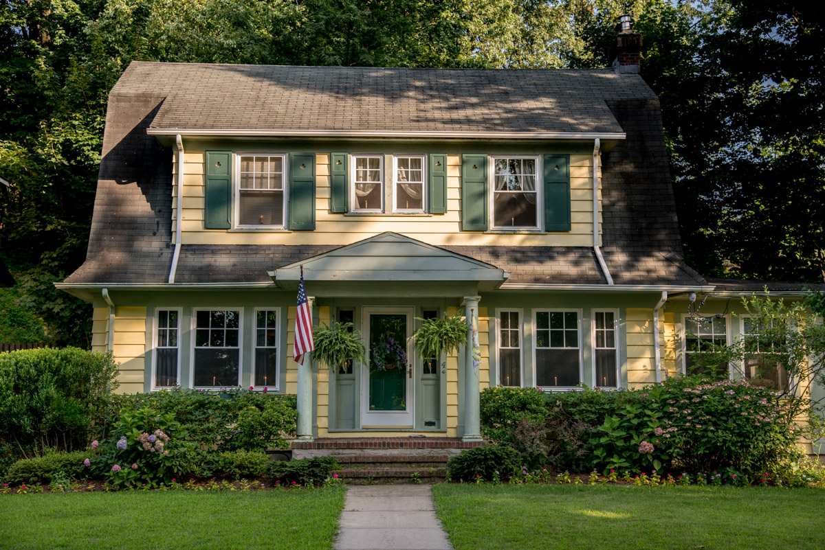 Beautiful Dutch Colonial in Caldwell